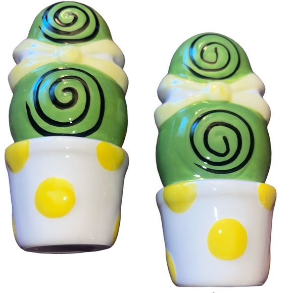 Topiary Salt and Pepper Set - Picture 1 of 5